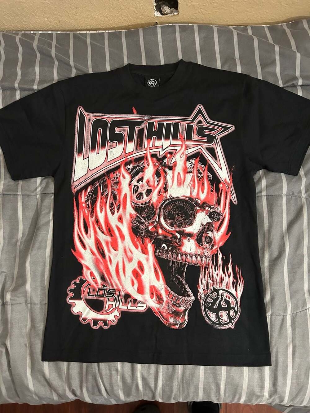 Lost Hills Flaming Skull Graphic T-Shirt Black Size M